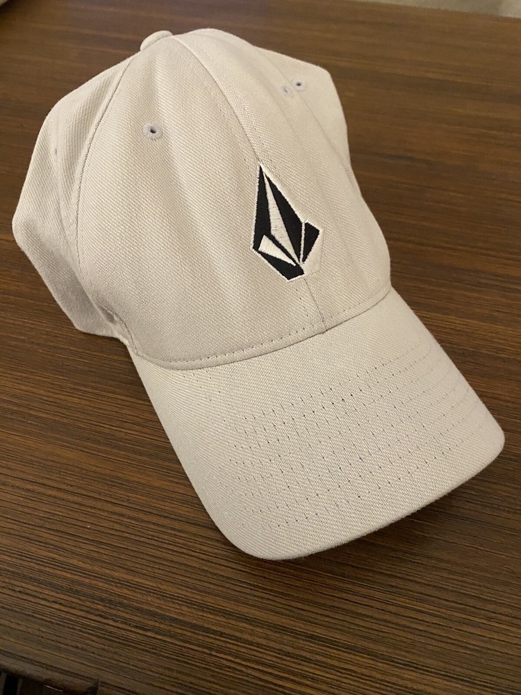 Volcom Flexfit Off White Surfing Skateboarding Stretch Cap Adult Unisex L-XL