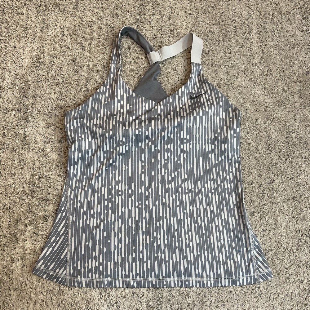 Nike Women’s Dance Activewear Razor Back Tank Top Dri-Fit Large Built In Bra