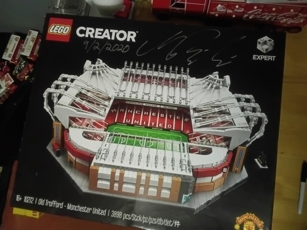 LEGO 10272 Old Trafford Manchester United Stadium Creator Expert Set signed