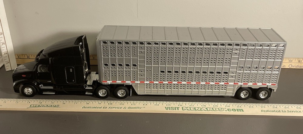ERTL TOMY Peterbilt With Cattle Trailer 23 Inches Missing Tailgate/Ramp