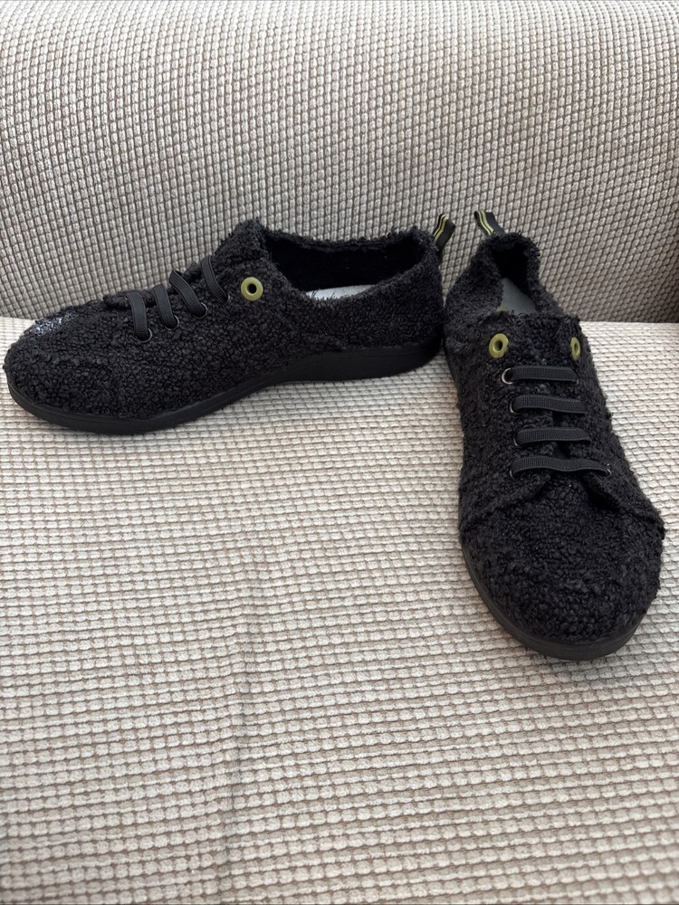 Vionic Womens Pismo Black Boucle Beach Canvas Sneakers Size 8 EUC