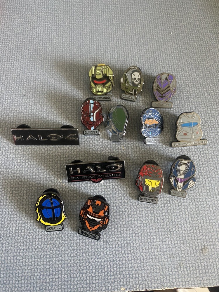 Halo 4 5 Helmet Pins SDCC 2013 Exclusive Lot WARRIOR AND OCEANIC!!!!!!