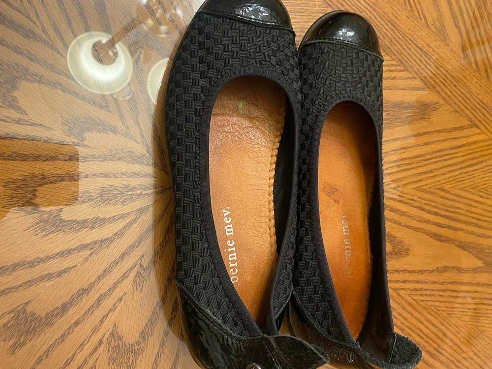 Bernie Mev Black Woven Cap Toe Flats Slip-On Comfort Women's Size 9