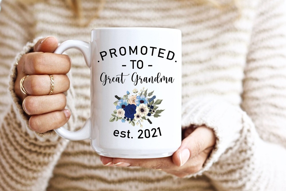 Promoted To Great Grandma Est Great Grandma Mug Pregnancy Announcement
