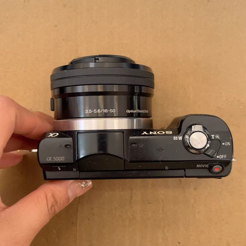 Sony Alpha a5000 20.1MP APS-C Wi-Fi Mirrorless Camera with 16-50mm Kit Lens