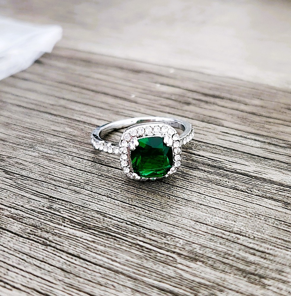 Emerald Green Size 8 Halo Statement Ring - Costume Jewelry