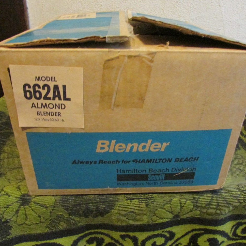 ** Wonderful, Vintage Hamilton Beach 14 Speed Counter Top Blender # 662AL **