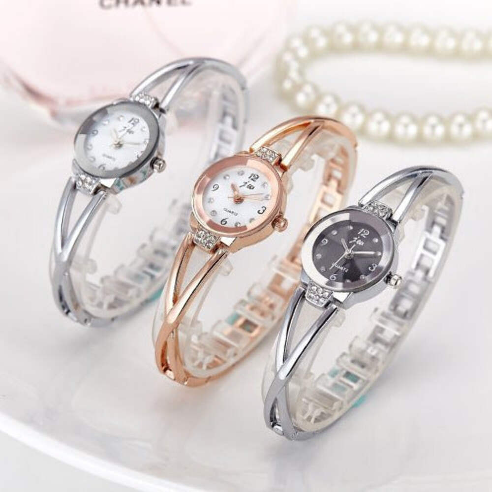 Ladies Steel Bracelet Watch with 2.0cm Dial and High Hardness Tempered Glass