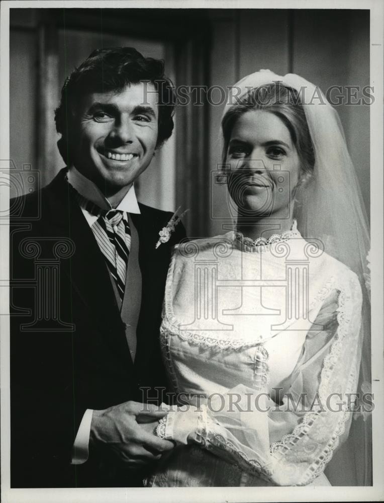 1973 Press Photo Meredith Bazter & David Birney in Bridget Loves Bernie