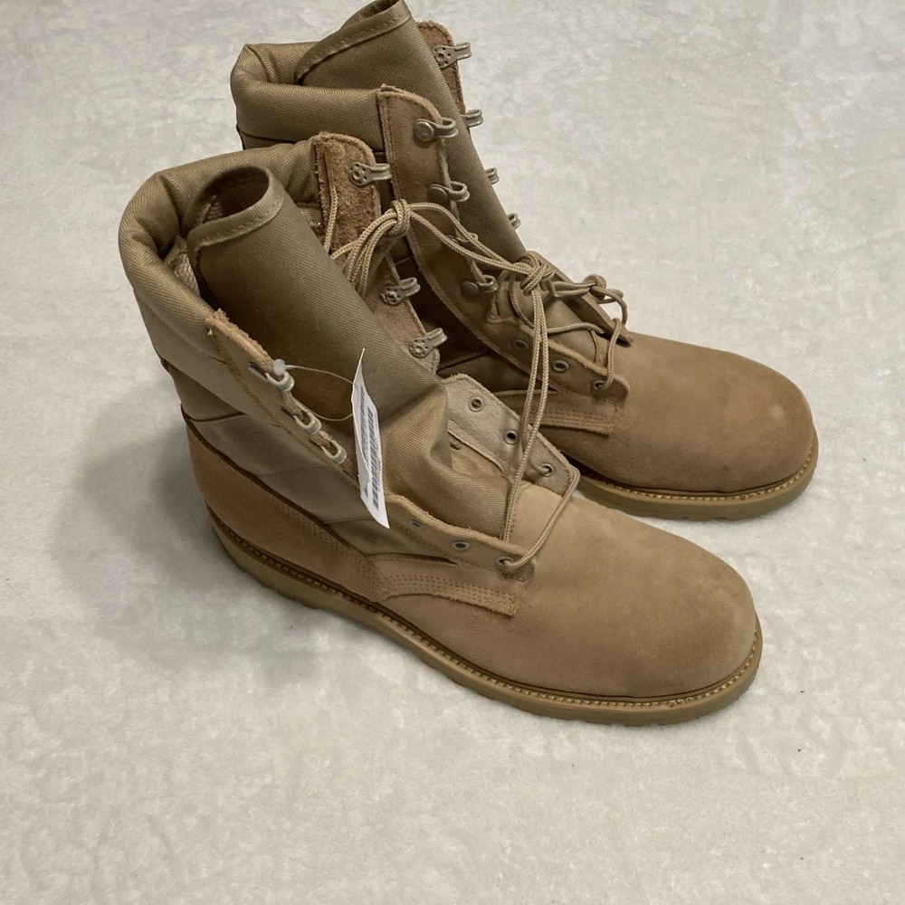 Men's Size 13.5 R Desert Tan Combat Boots with Vibram Sole