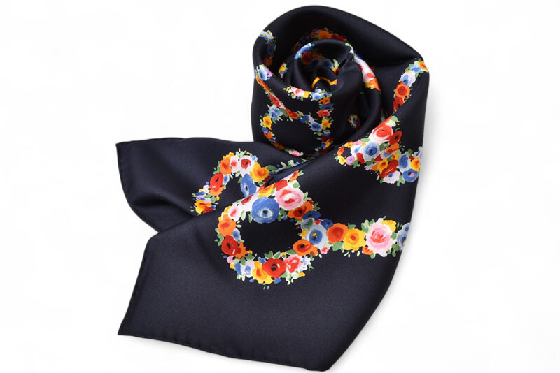 Gucci Scarf Authentic Large Scarf Flower Multi/Logo Navy