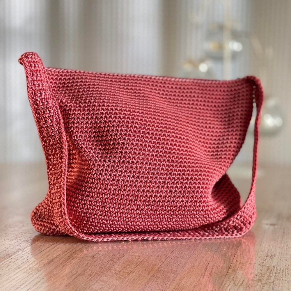 The Sak Crochet Shoulder Bag Purse Coral Pink Red Woven Boho Cottage Handbag