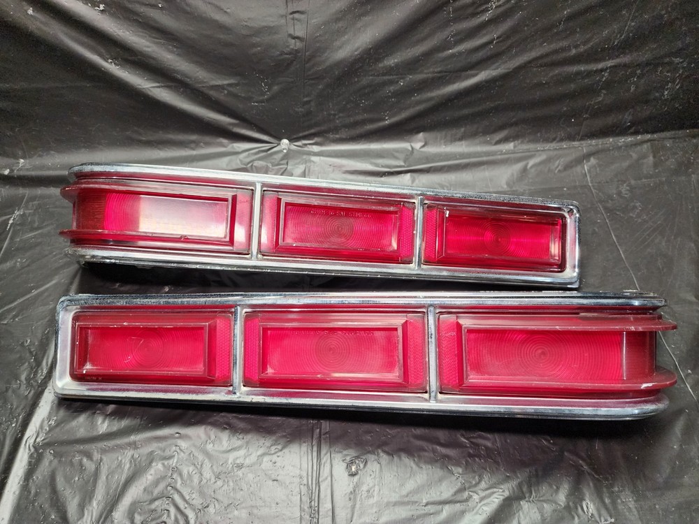 Pair 1966 Chevrolet Impala Tail Lights Turn Signal Driver & Passenger RH LH OEM