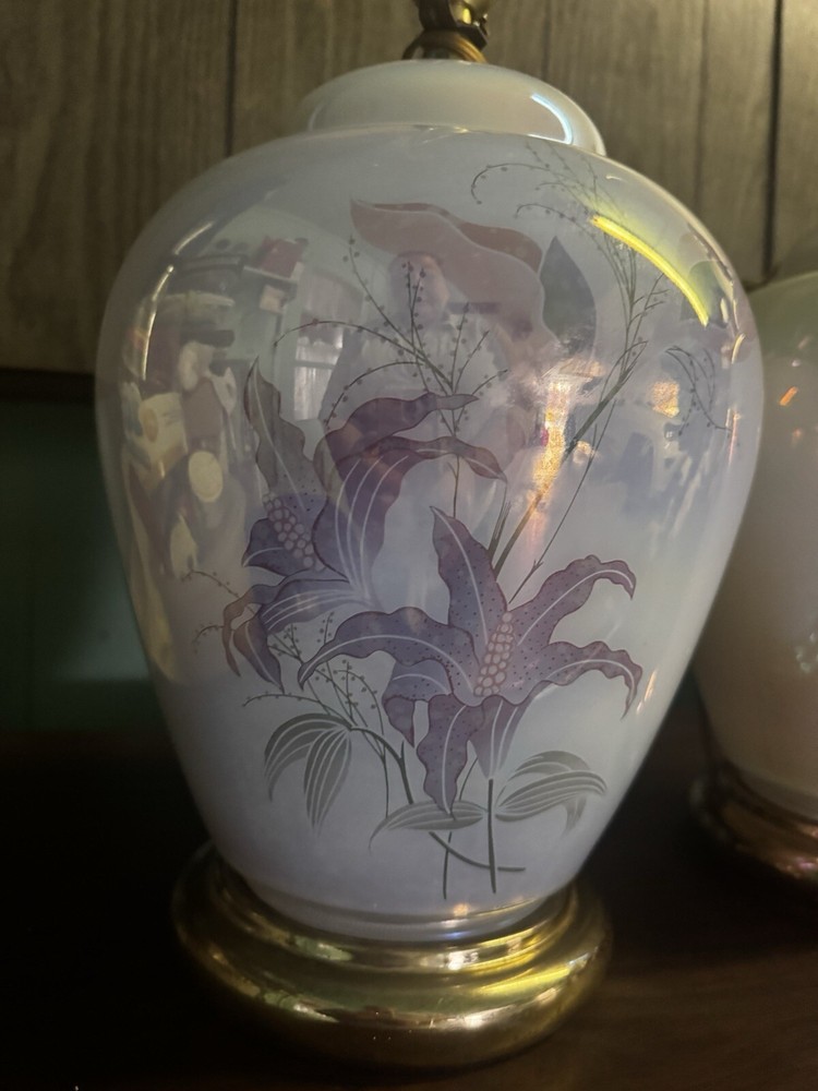 Vintage 80s White Lusterware Calla Lilly Iridescent Glass Lamp Fully Tested and Functional