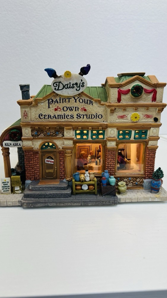 Lemax Harvest Crossing “Daisy’s Paint Your Own Ceramics Studio” 15228 RARE ITEM