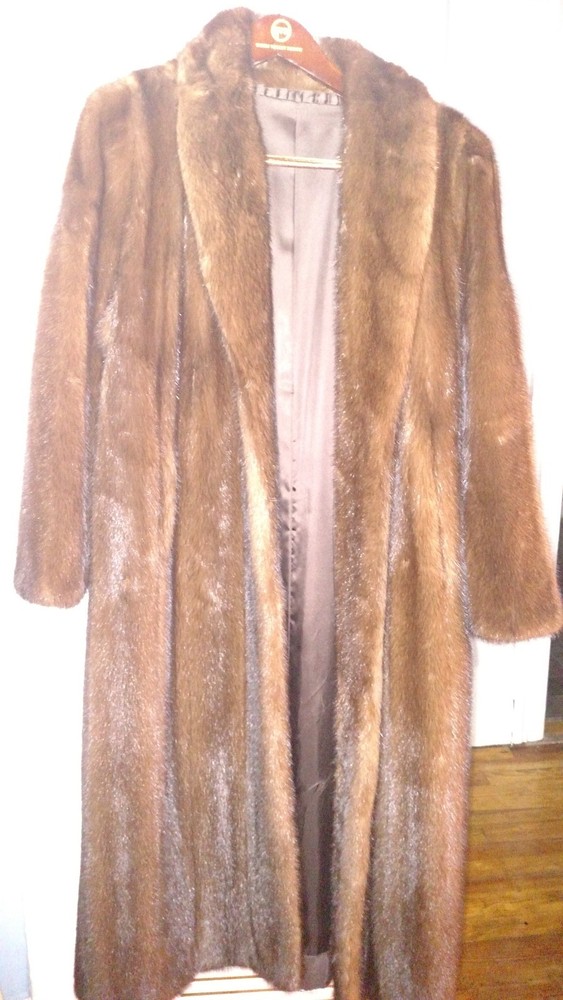 Luxury full-length mink coat for women - now at reduced price-image