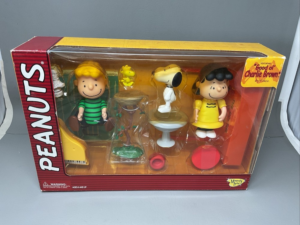 Vintage 2002 Charlie Brown Memory Lane Figure Collection NEW NIB