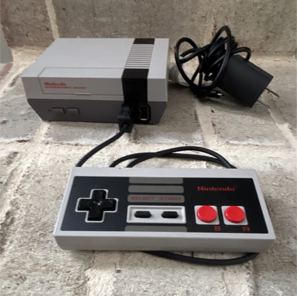 Nintendo NES Classic Edition Console HDMI USB w/ Controller & Power Adapter