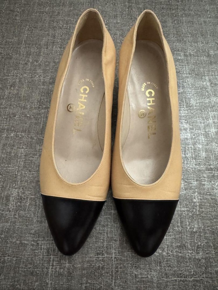 CHANEL Beige EU 35 Womens Heeled Pumps Preowned Shoes Af1248
