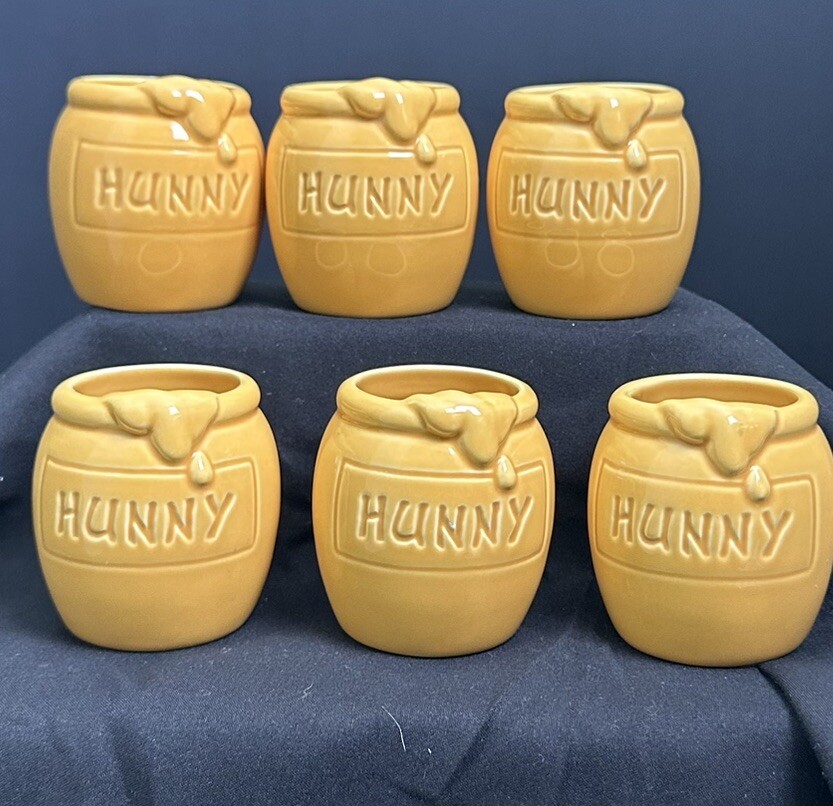 Set Of 6 Disney Ceramic Winnie The Pooh Hunny Pot Napkin Holders.
