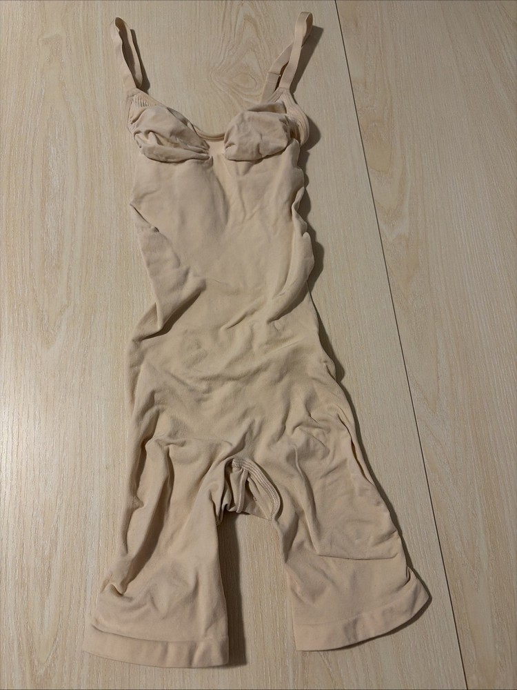 Skims Seamless Sculpt Mid Thigh Bodysuit Size Medium Beige