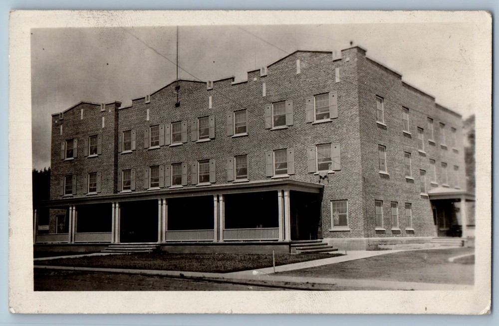 Niagara Wisconsin WI Postcard RPPC Photo Kinlark Inn Hotel Building c1920's