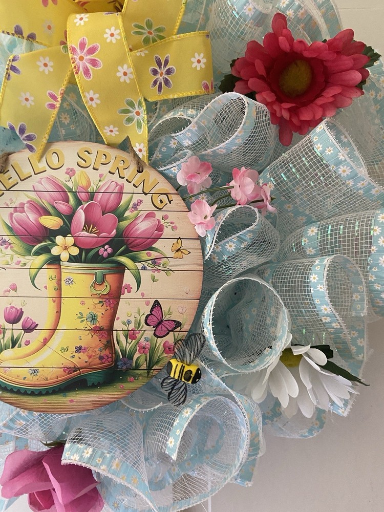 Handmade 24 Inch Spring Wreath with Daisies and Birds