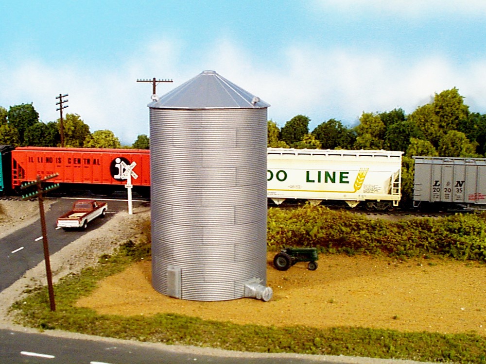 RIX 305 HO Corrugated 40′ Grain Bin (KIT)        MODELRRSUPPLY   $5 Coupon Offer-image