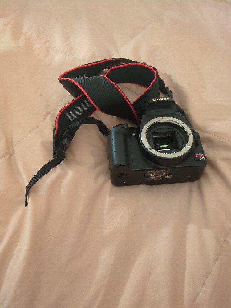 Cannon EOS Digital Rebel XTi READ DESCRIPTION!