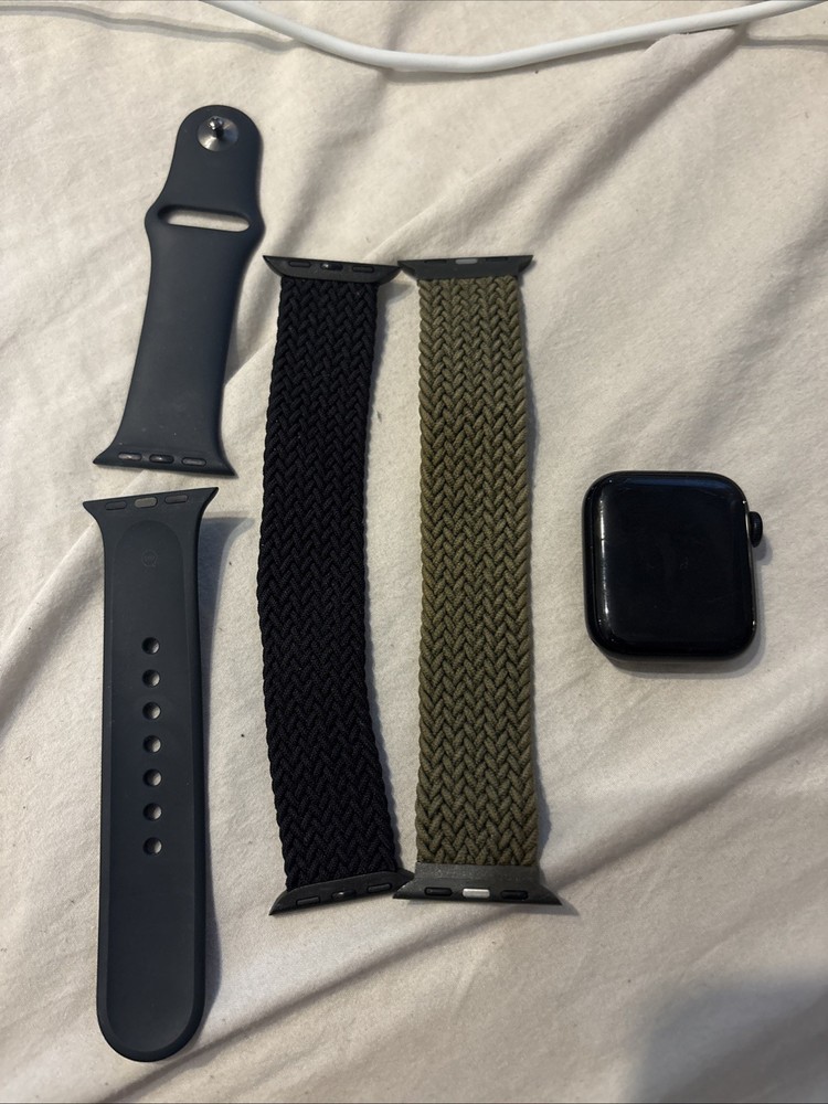Apple Watch SE with Multiple Interchangeable Sport Bands