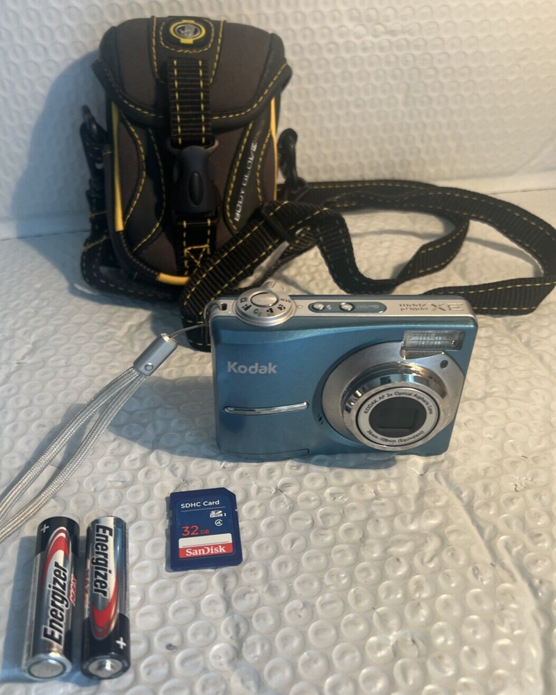 Kodak EasyShare C813 8.2MP Digital Camera Blue-With 32GB SD Card-Tested/Working