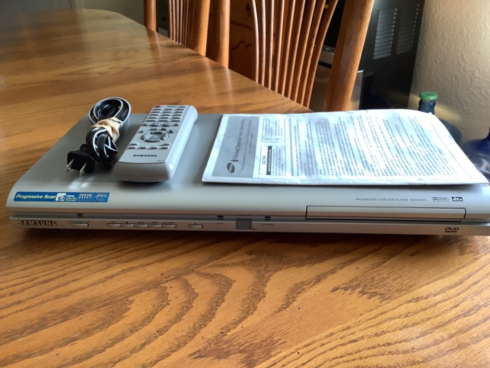 Samsung P241XAA Progressive Scan DVD Player with Working Remote
