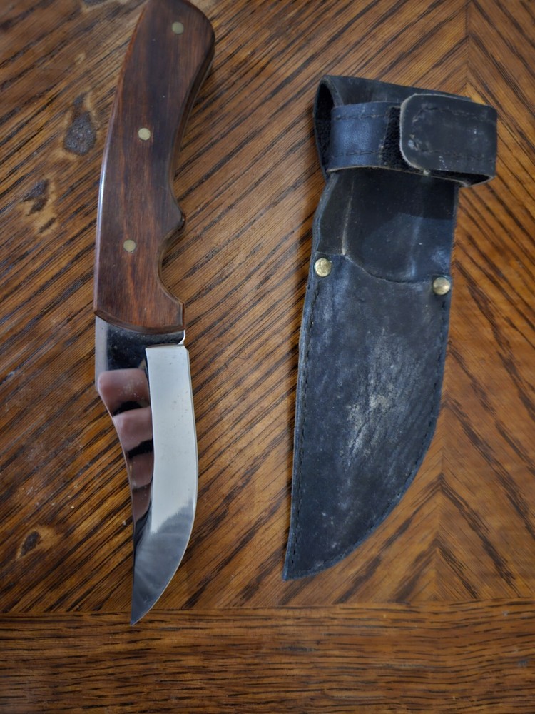 Handmade Fixed Blade Hunting Knife with Durable Leather Sheath