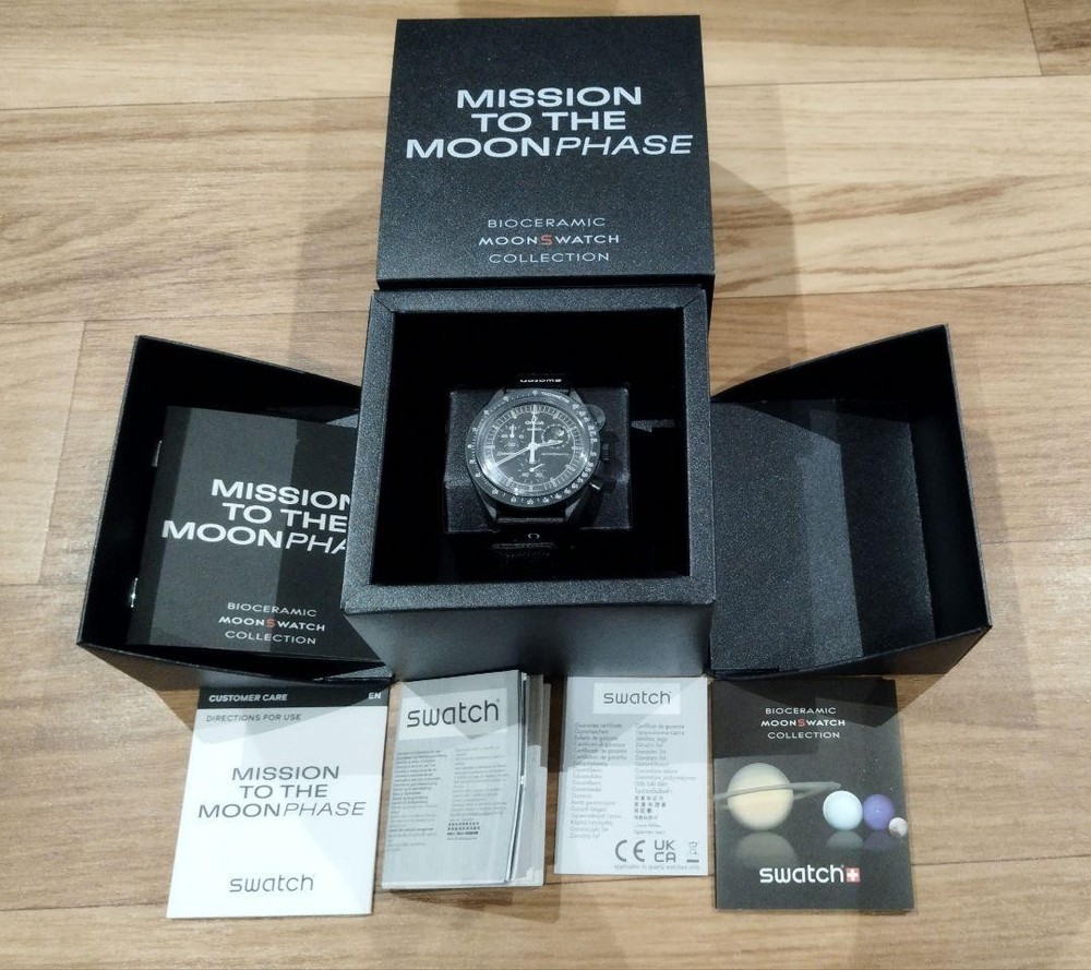 Snoopy PEANUTS ×  Swatch × Omega Collaboration Watch New Unused Gift Box Rare