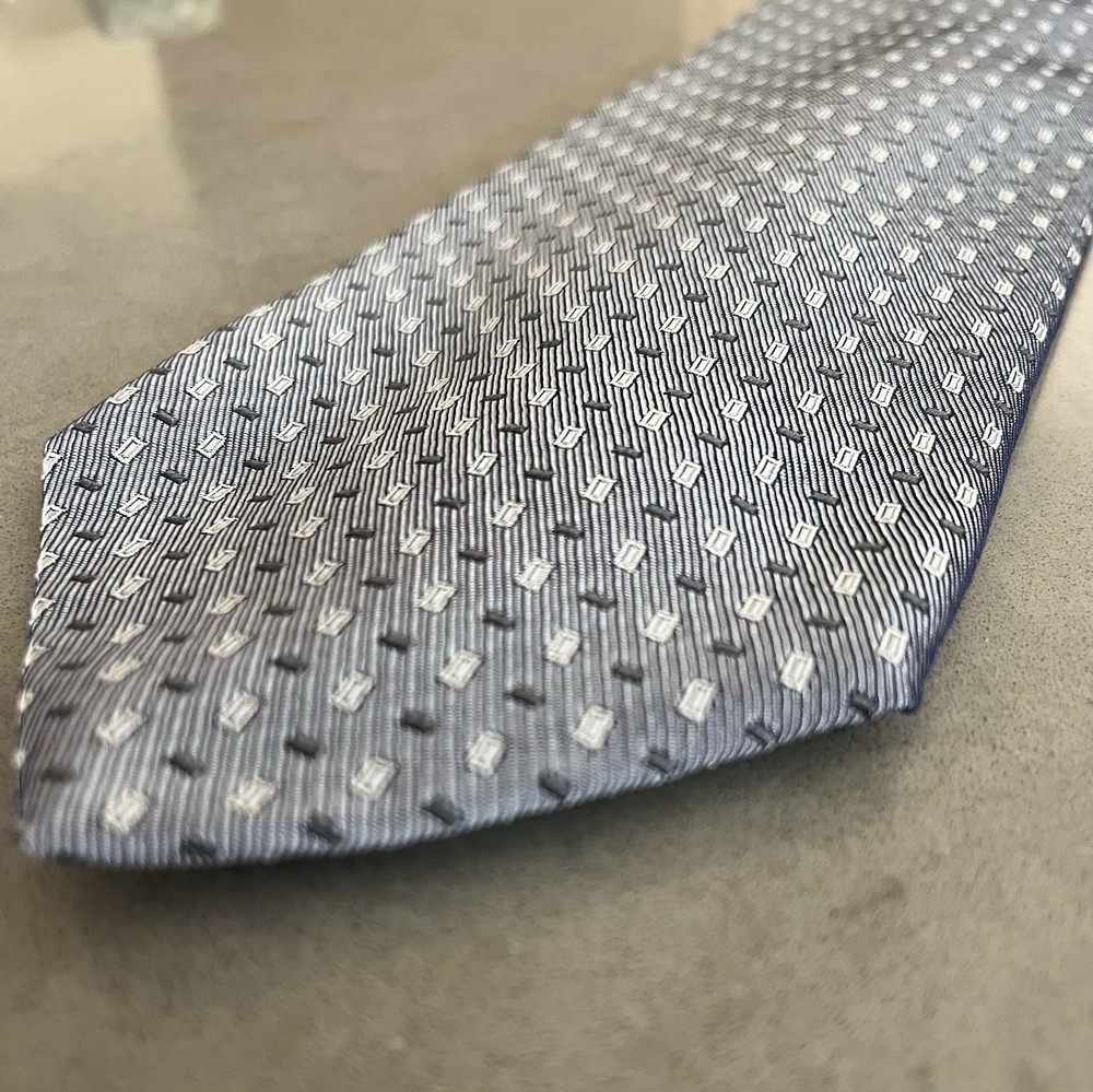 Ermenegildo Zegna Gray Silk Tie Geometric Pattern Made in Italy Luxury