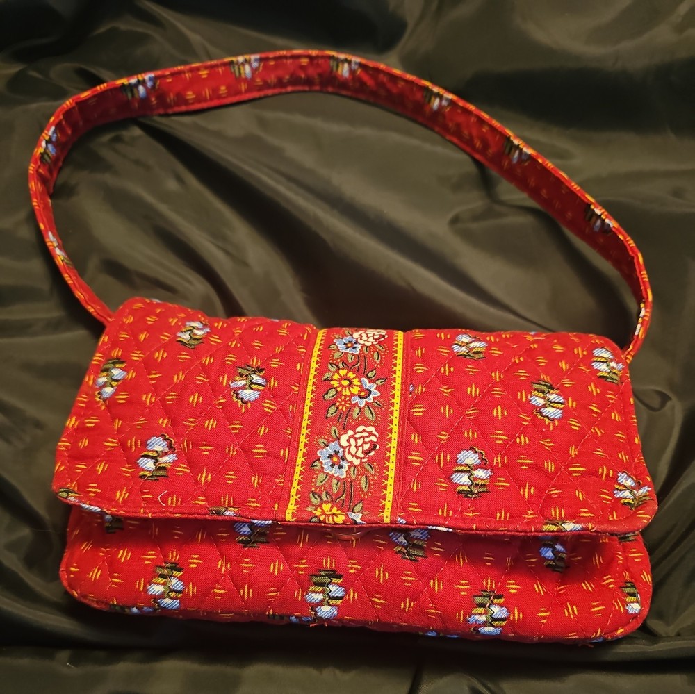 Vera Bradley Vintage Provincial Red Floral Shoulder Bag Retired magnetic close