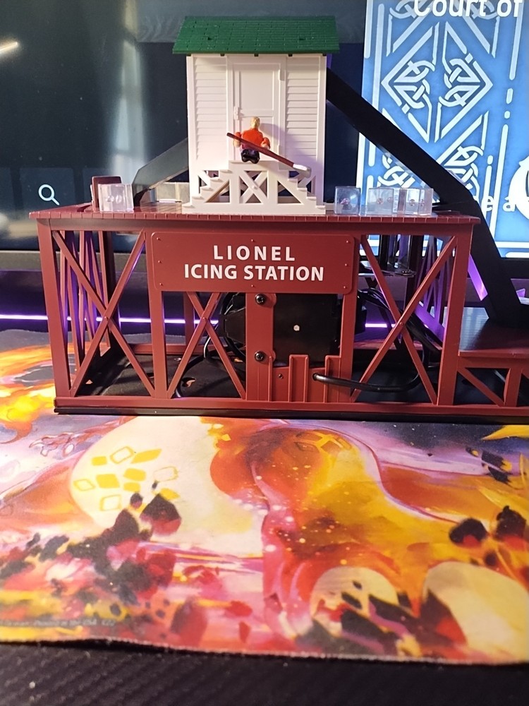 Lionel Plug and Play Icing Station for Model Trains 6-82028