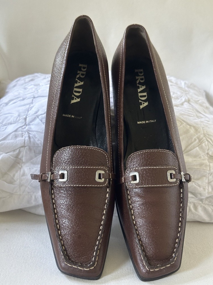 Prada Brown  Leather Loafer Kitten Heels  Square Toe 39,5