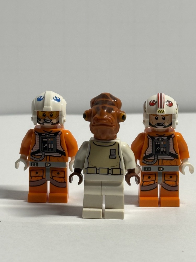 LEGO Star Wars Admiral Ackbar, Luke Skywalker Rebel pilot. 75049/75003