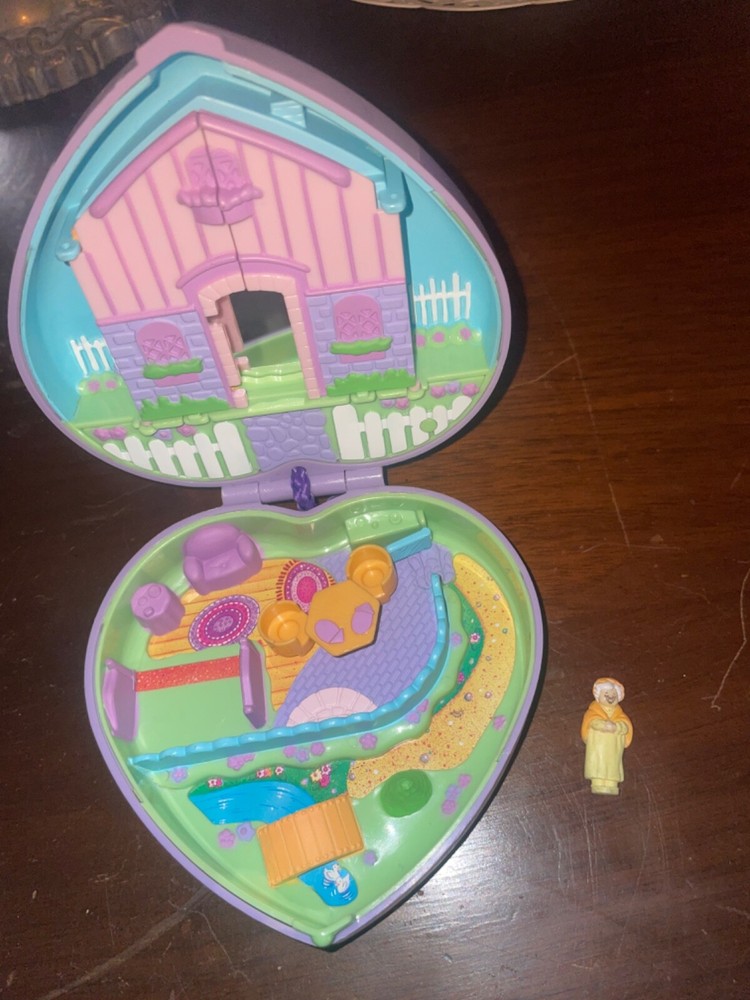 Polly Pocket KO Fairy Tales Purple Little Red Riding Hood w/ Granny Vintage