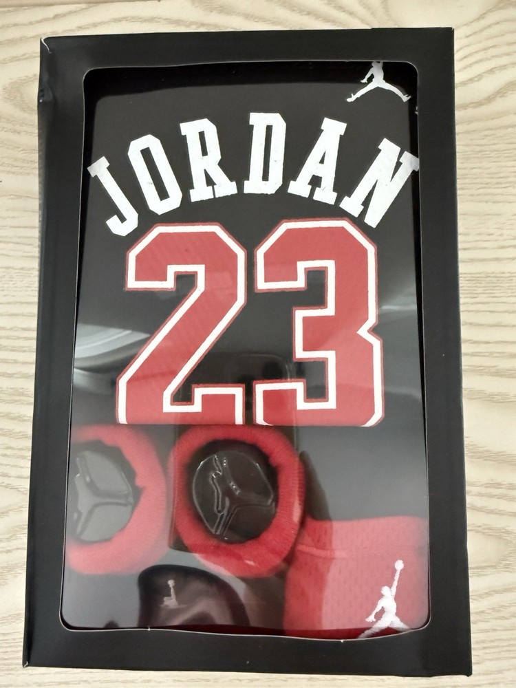Nike Air Jordan 3-Piece Infant Set Bodysuit Booties Baby  0-6 Months IBSP524
