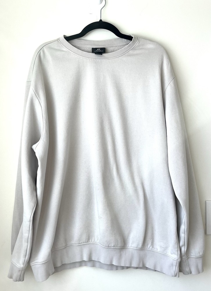 H&M Essentials Men's Large Gray Sweatshirt