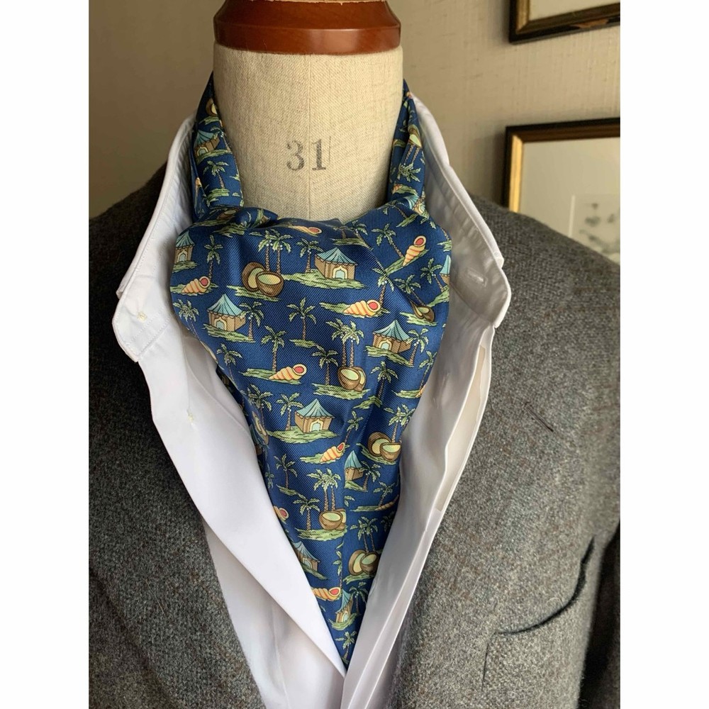 Hermes Ascot tie in silk for men pre-owned luxury fashion accessory
