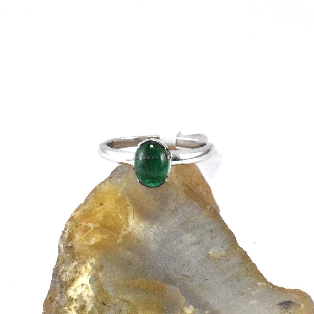 Premium Handmade Oval Emerald Silver Ring - High Quality Craftsmanship