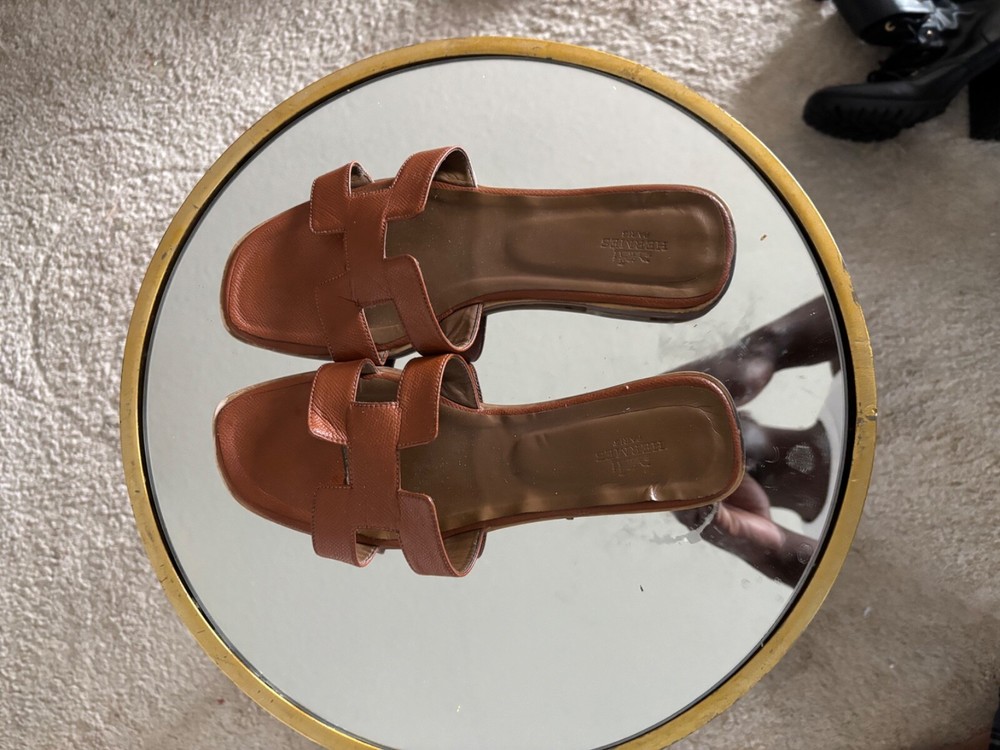 Luxury Hermès Oran Leather Sandals for Women