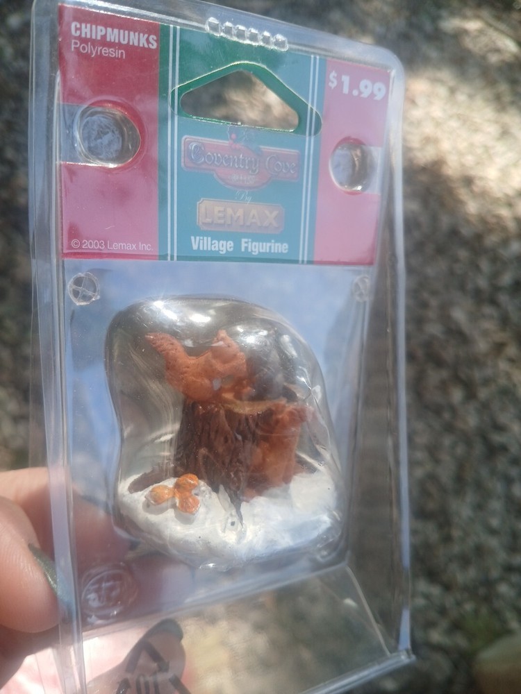 Lemax 2003 Coventry Cove Chipmunks Figurine No 02858 Christmas Village