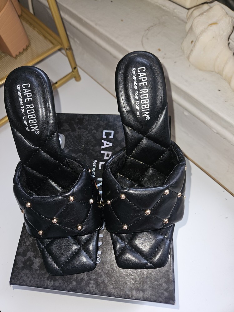 New Never Worn Black Cape Robbin Stud Cecilia Quilted Heels Size 7