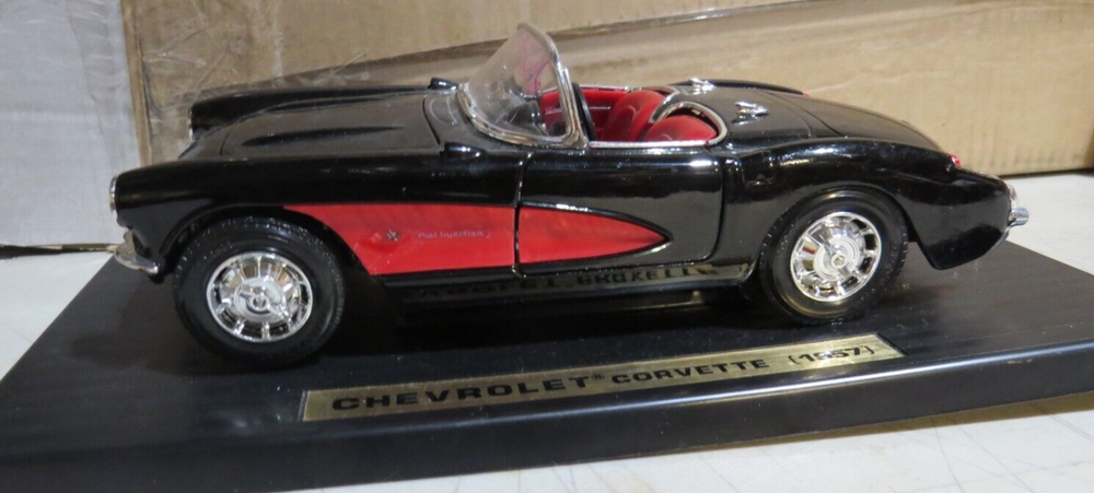 NICE 1957 CHEVROLET CORVETTE CONVERTIBLE DIE CAST TOY CAR 1/18th SCALE L@@K NR!