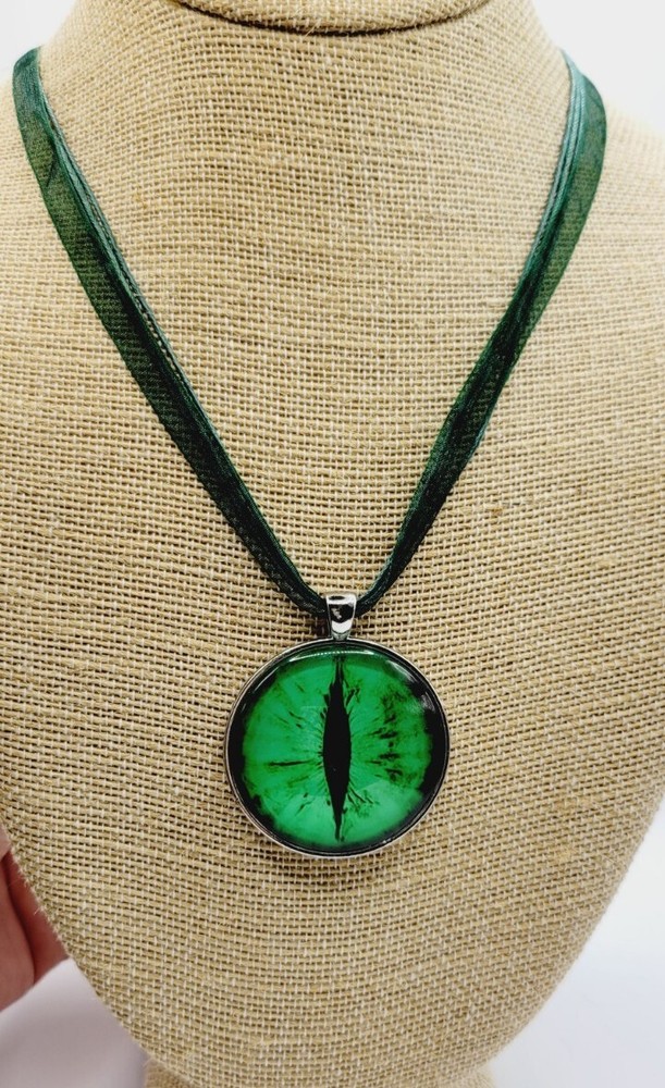Dragon Eye Cat Eye Green & Black 40 mm Necklace & Pendant 2PC Set