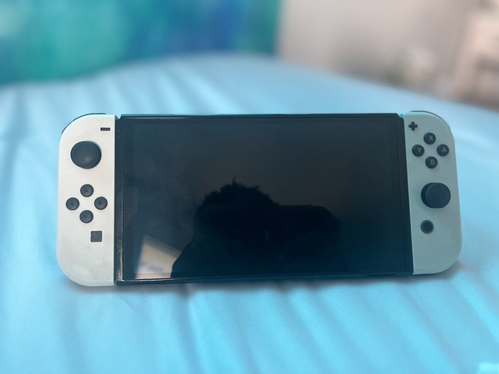 Nintendo Switch OLED Model HEG-001 Handheld Console - 64GB - White Very good